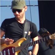 Profesor de música y guitarra, graduado en Musicología por la UAB y con amplia experiencia en alumnos noveles